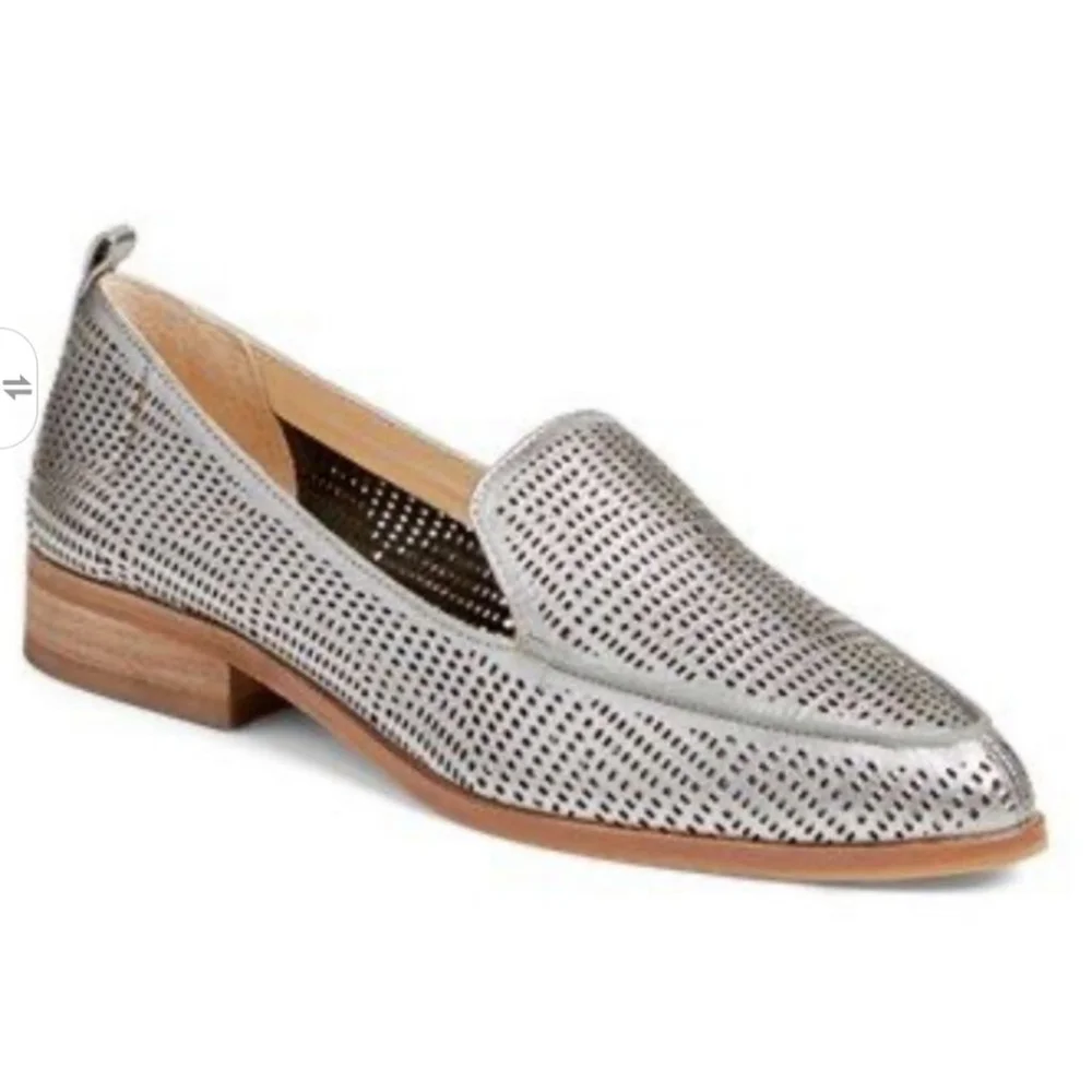 Vince Camuto Kade Metallic Silver Loafer Size 8M